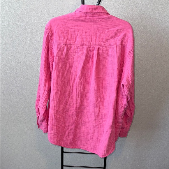 GAP Women’s Pink Button Down - Picture 6 of 6